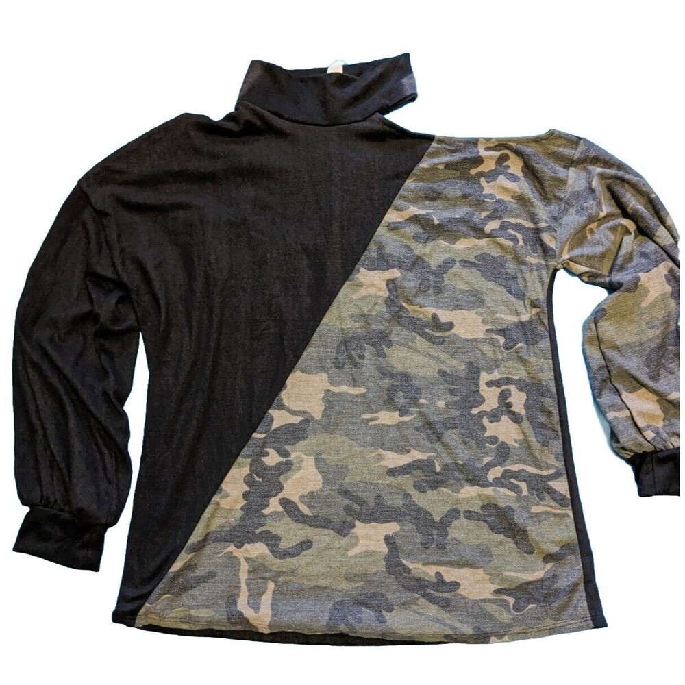 Bibi Boutique Off Shoulder Sweater Size Large Camo Black NWOT W/Defects